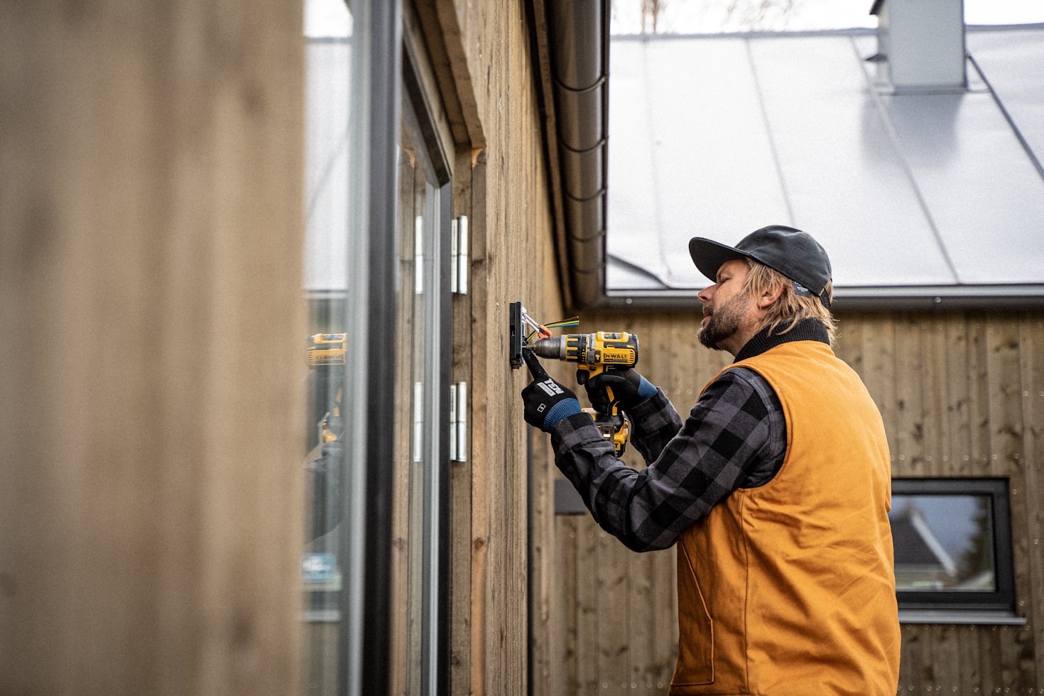 Connecting Your Garden With Seamless Door Designs